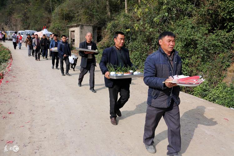 河南农村有什么丧葬习俗「3岁娃为兵舅舅送行的说说」 发动系统